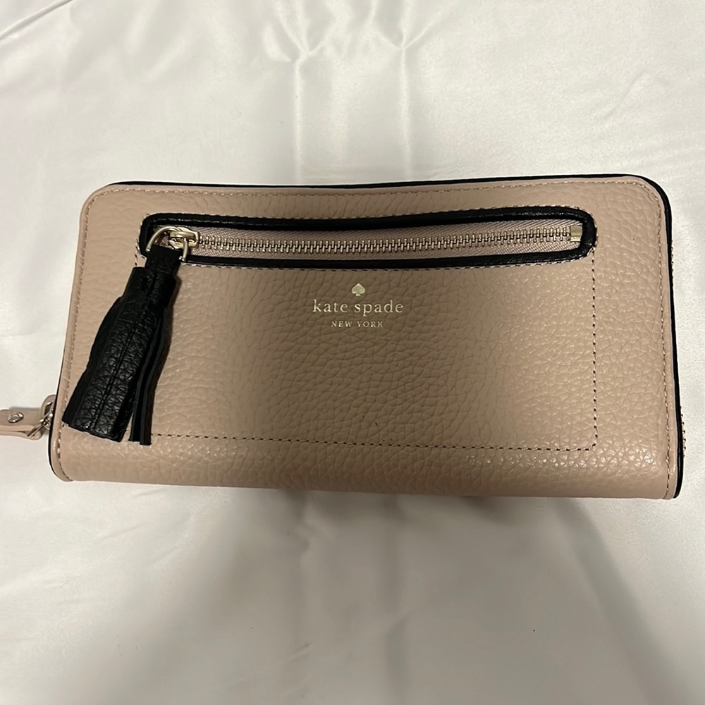 Kate Spade Beige & Black Wallet